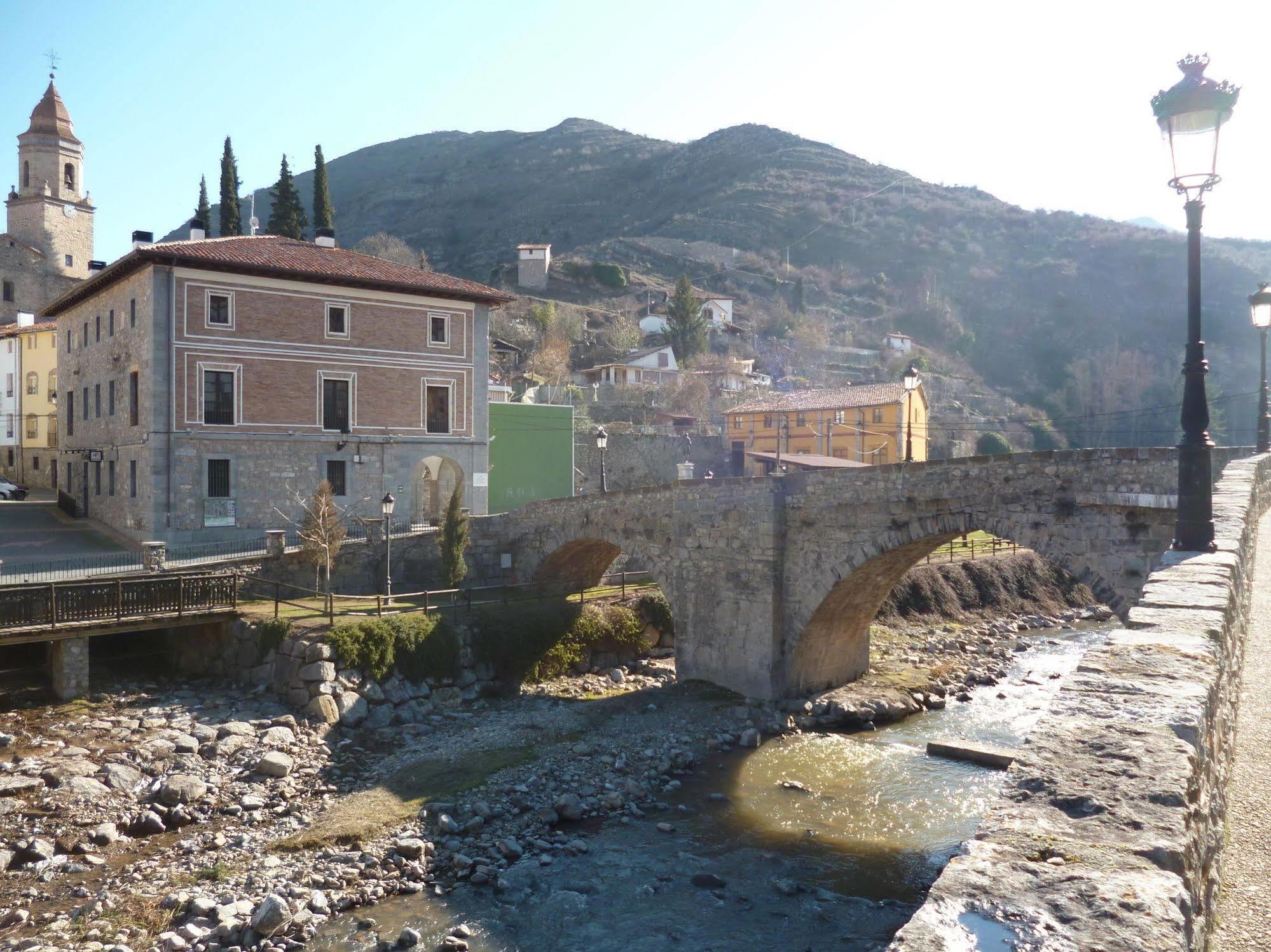 Casasdetrevijano Canon Del Rio Leza Soto en Cameros Εξωτερικό φωτογραφία